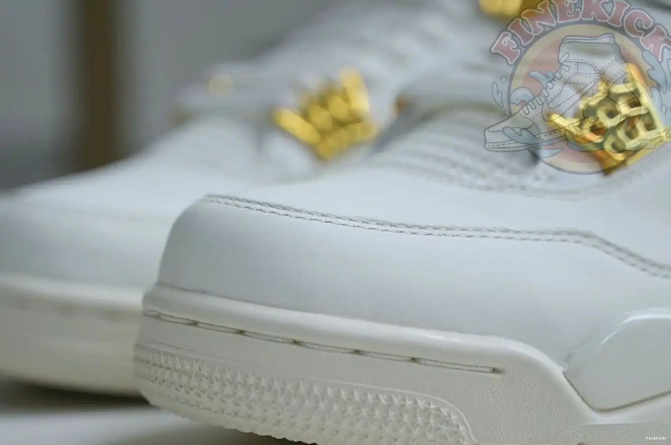 4 Air Jordan 0523